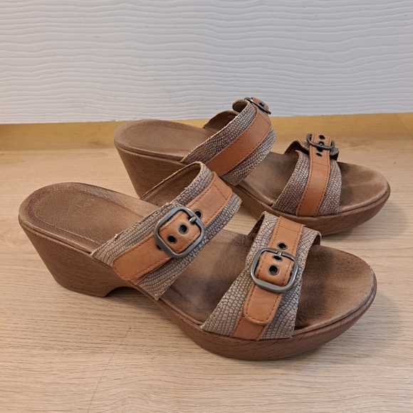 Dansko Brown Grey Leather Jessie Lizard Sand Slip On Buckle Sandals Clogs Sz 37 - Picture 1 of 7